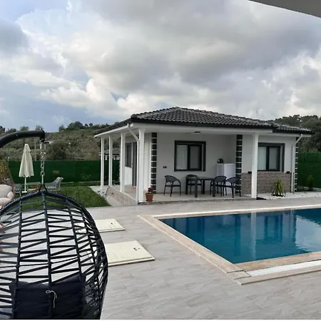 Airport Doga Evleri Holiday home