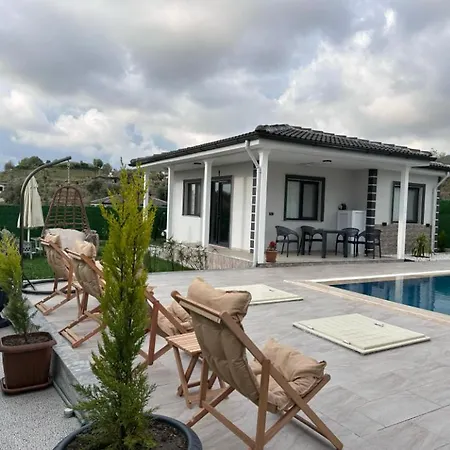 Airport Doga Evleri Holiday home *